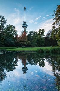 Le parc Euromast dans ses couleurs d'automne sur Ilya Korzelius
