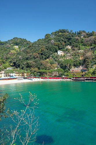 Strand bij Portofino aan de Italiaanse Rivièra, Ligurië