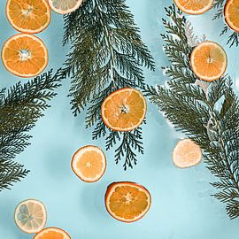 Valencia vibes - Orangen // Babyblau von Nikki Segers