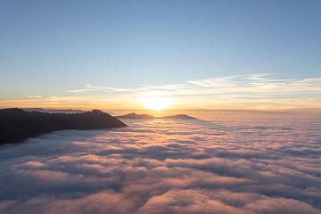 Hohenneuffen Castle - Sunset over the sea of fog from Beurener Fels