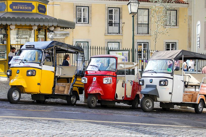 Tuktuk's in Lissabon van Petra Brouwer