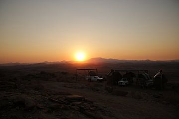 Zonsondergang in de woestijn in Namibië, Afrika van Bin Chen