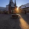 Hôtel de ville de Wernigerode dans le Harz au coucher du soleil avec étoile à diaphragme sur Thomas Rieger