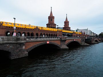 The Oberbaum bridge  and subway by Jeroen Götz