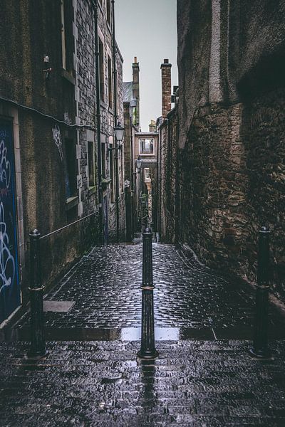 Edinburgh by Hello Pompoyo