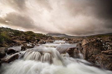 Derrière le vieux pont de Sligachan sur Gerwald Harmsen