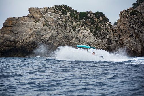 Slamming the waves sur Peter van Mierlo