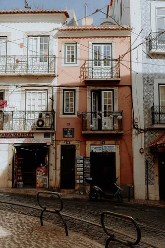 Drei Fassaden - architektonischer Rhythmus in Lissabon