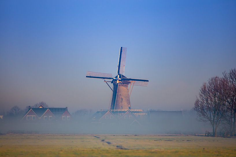 Molen in de ochtend by Donny Kardienaal