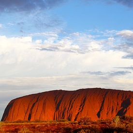 Uluru in evening by Inge Hogenbijl