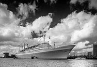 Tender bij de SS Rotterdam in de Maashaven