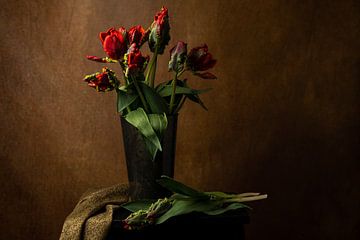 Stilleven Tulpen van Elena van der Veen