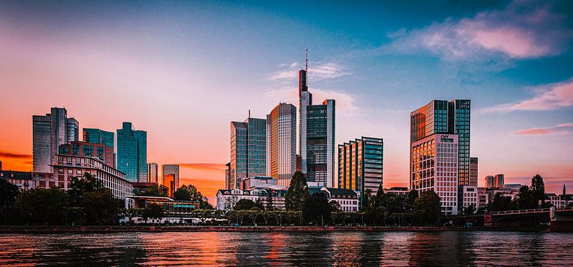 Panorama of the skyline of Frankfurt, Germany by Roger VDB