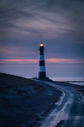 Leuchtturm bei Sonnenuntergang