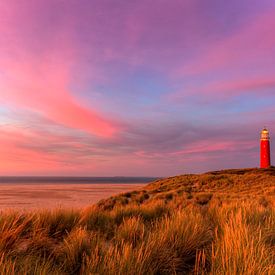 Leuchtturm De Cocksdorp auf der Insel Texel und schöne Abendröte von Rob Kints