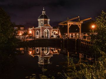 Morspoort Leiden am Abend von Dirk van Egmond