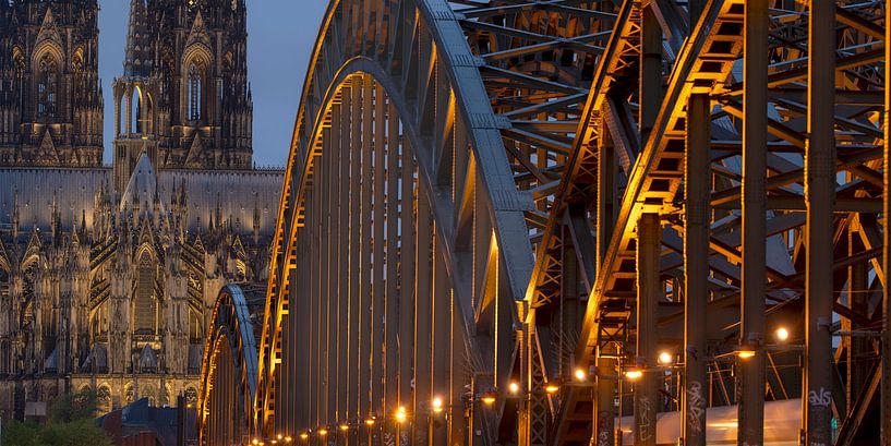 The soul of Cologne in steel and stone by Walter G. Allgöwer