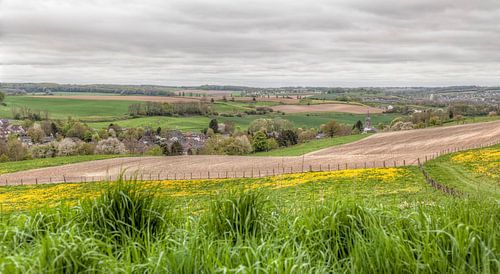 Uitzicht over Eys en Gulpen in de bloesemtijd
