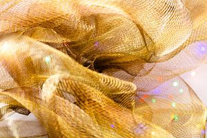 Festlich-eleganter Glanz: Goldgewebe mit Lichtspiel
