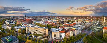 Panoramisch uitzicht op Hannover, Duitsland van Michael Abid