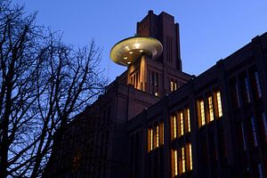 Das Tintenfass mit dem UFO in Utrecht von Donker Utrecht