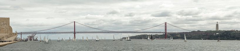 Ponte 25 de Abril - Lisbon - Portugal by Teun Ruijters