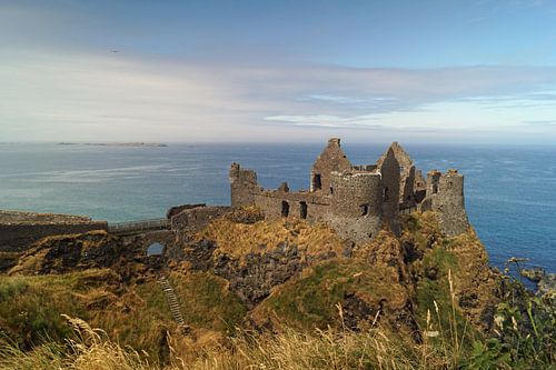Dunluce Castle is een van de grootste ruïnes van een middeleeuws kasteel in Ierland.
