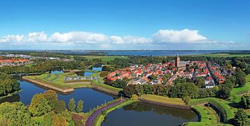 Luchtfoto panorama van Naarden Vesting in Nederland van Eye on You