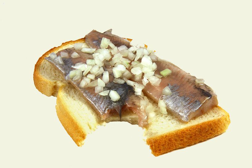 Stillleben von Hering und weißem Brot von Yvonne Smits