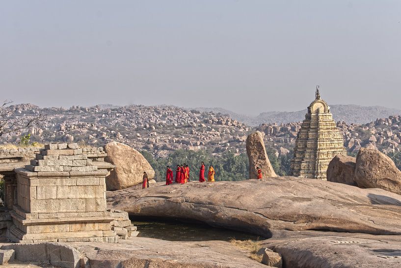 Die roten Saris von Hans Lok