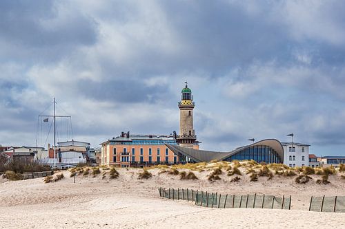 View of the lighthouse with Teepott in Warnemünde
