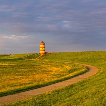 The Pilsum lighthouse by Henk Meijer Photography