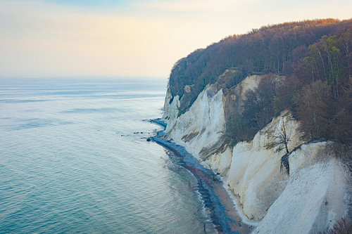 Côte de craie au crépuscule