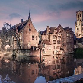 Spiegelung der Zeit – Brügge bei Abenddämmerung von Daan Duvillier | Dsquared Photography