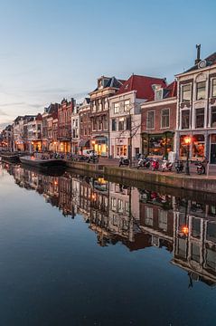 Leiden - Spiegeltje op de Stille Rijn (0049) van Reezyard