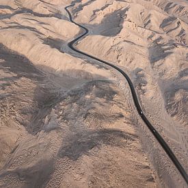 Woestijn weg Egypte van Hannah Hoek