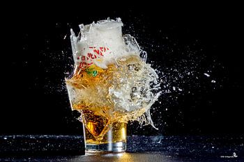 Biertje doorboord door kogel