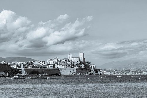 Oude stad van Antibes aan de Côte d'Azur - monochroom