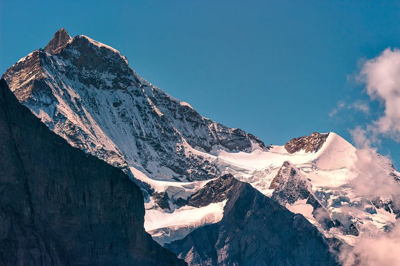 Verschneite Gipfel der Jungfrau & Silberhorn von Steven Van Aerschot