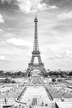 Eiffel Tower by Günter Albers