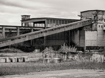 Detail van een verlaten industriële fabriek van Robin Jongerden