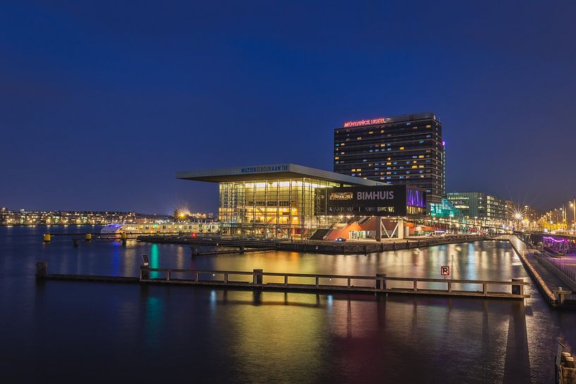 Muziekgebouw aan het IJ Night van Bart Hendrix