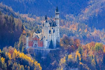 Schloss Neuschwanstein im Herbst, Bayern, Deutschland
