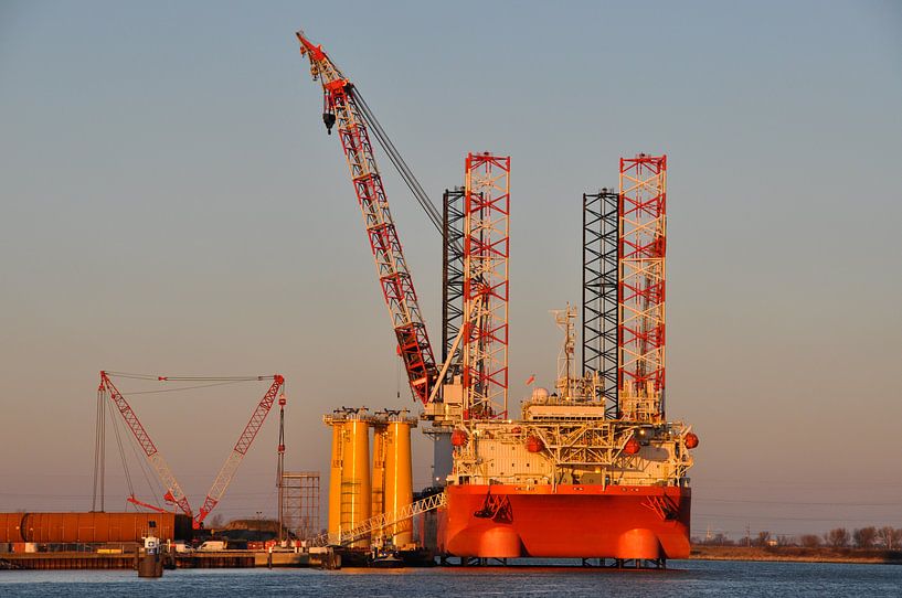 Jack-up schip in de haven van Vlissingen par Francesco Faes