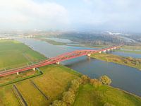 Hanzeboog treinbrug over de IJssel van bovenaf