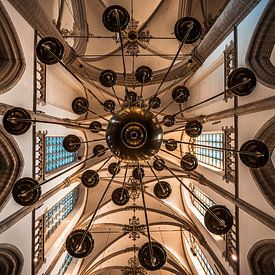 Kronleuchter in der Grote Kerk oder Onze-Lieve-Vrouwekerk Dordrecht von Danny van der Waal