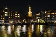 Amsterdam met de kerk over het water bij nacht van Brian Morgan thumbnail