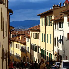 Mooie straat met huisjes in Florence, Italie van Shania Lam