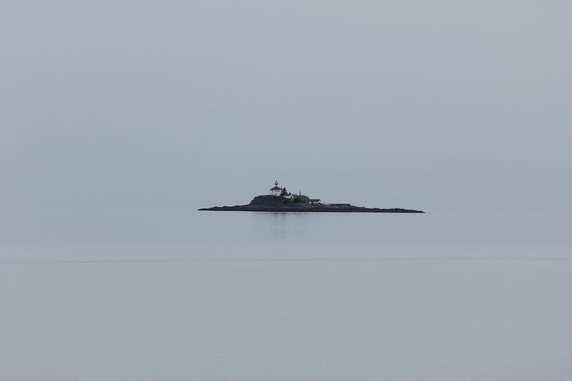 Island in the Gulf of Alaska by De_Taal_Fotograaf
