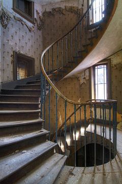 Treppe eines alten Bauernhauses von Truus Nijland